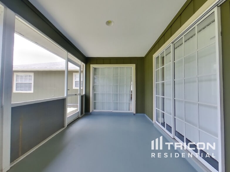 Building Photo - 3598 N Biscayne Dr