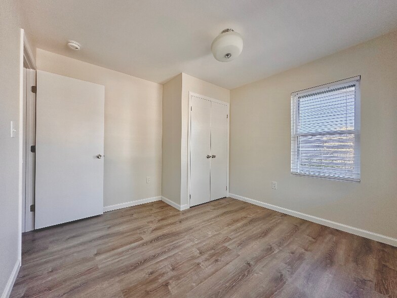 Building Photo - 604 Homeland Ave