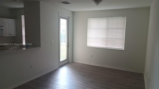 Building Photo - 6042 SW 19th Ct