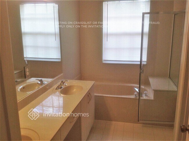 Building Photo - 5000 Northern Lights Dr