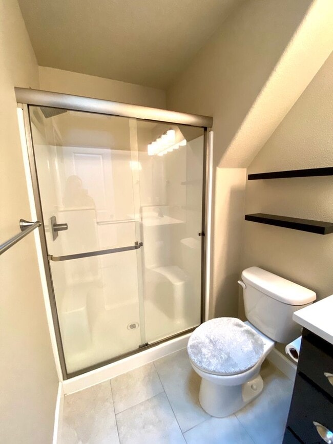 Building Photo - University Park One Bedroom