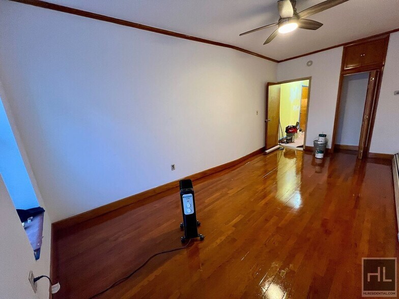 Building Photo - Spacious Studio Apartment In Prospect Heights Across The Street From Brooklyn Museum