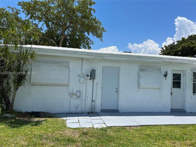 Building Photo - 145 NW 41st Ct