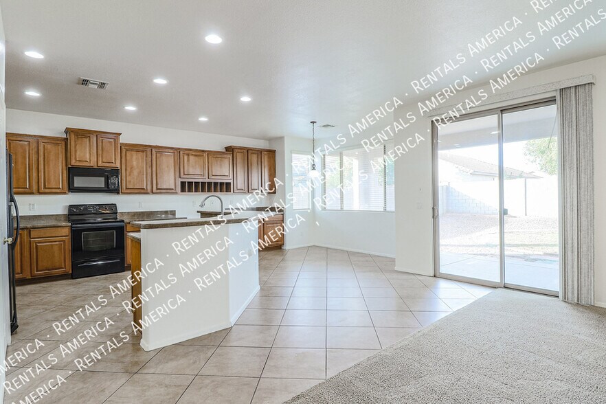 Building Photo - 14332 W Crocus Dr