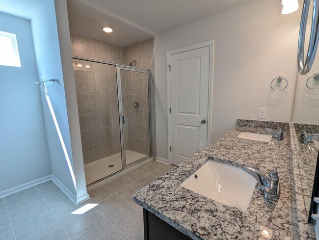 Building Photo - Beautiful 5 Bdrm New Construction Home in Johns Island