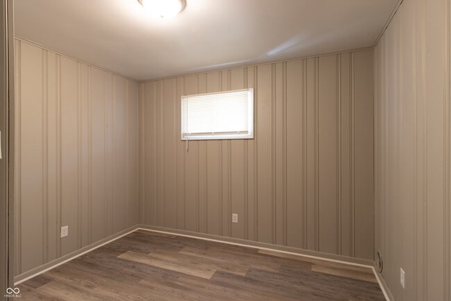 Building Photo - 1104 N Somerset Ave