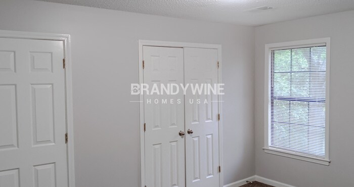 Building Photo - 6780 Burlingame Dr