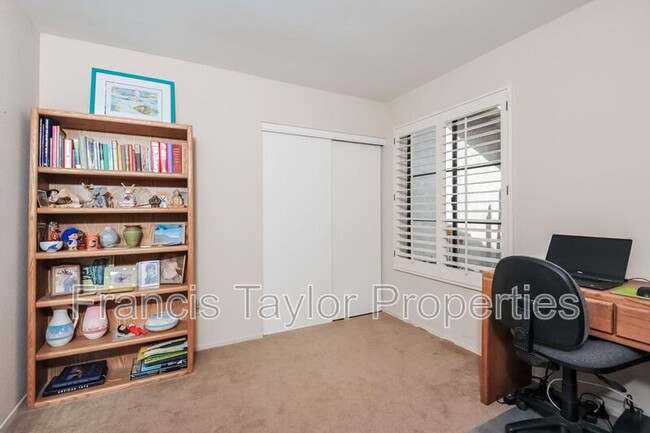 Building Photo - 2327 Fair Oak Ct