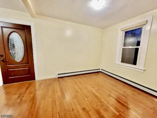 Building Photo - 15 S Lakeside Ave