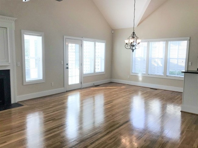 Building Photo - HEADWATER COVE