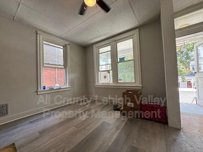 Building Photo - 520 Cherokee St