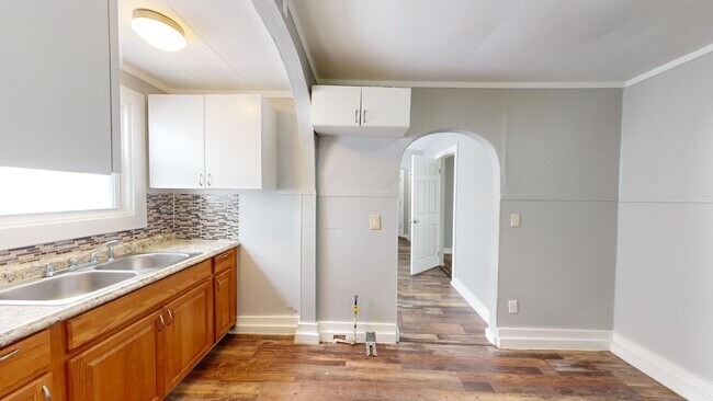 Building Photo - 3523 Walton Ave