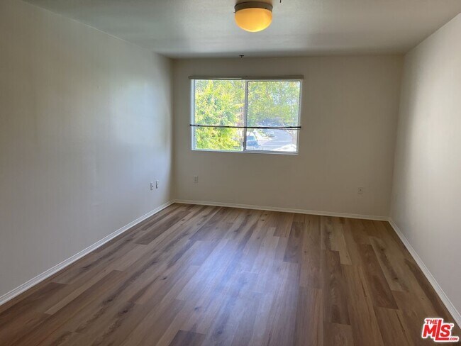 Building Photo - 4501 Cedros Ave