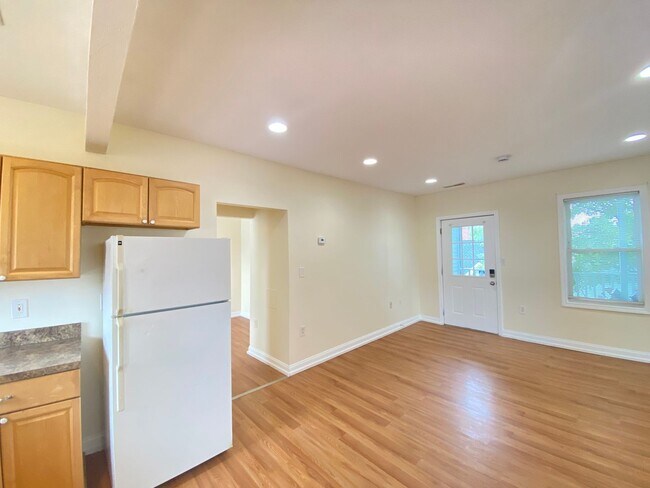 Building Photo - 289 Merrimack St