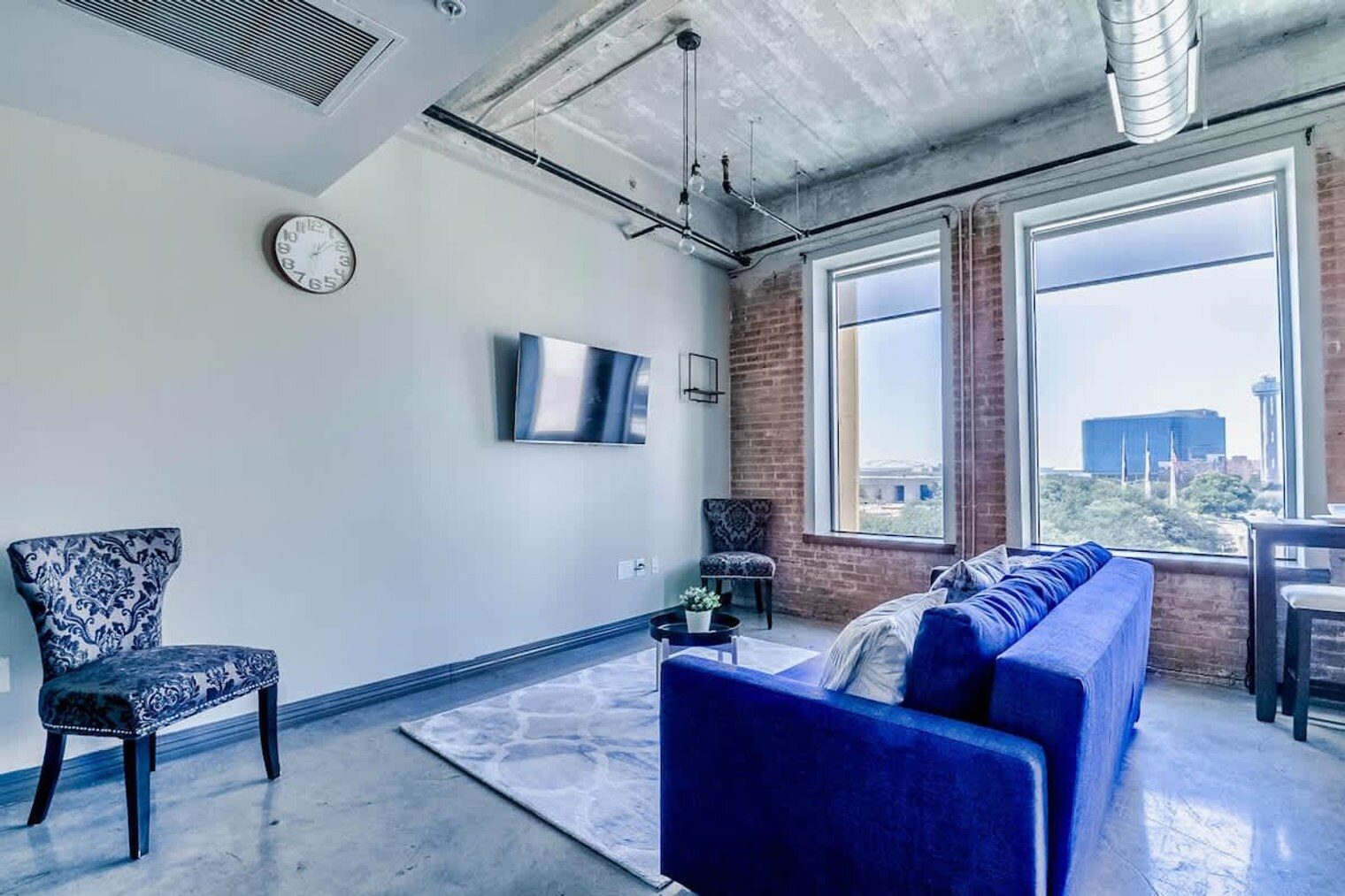 Building Photo - 500 S Ervay St