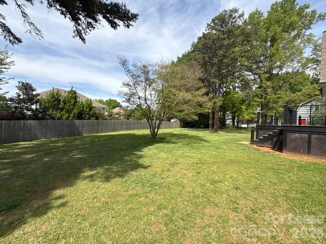 Building Photo - 110 Aqua Dr