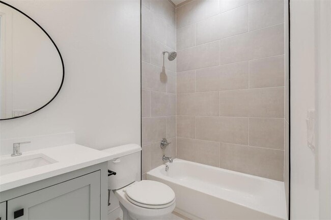 Building Photo - 827 NW 8th St