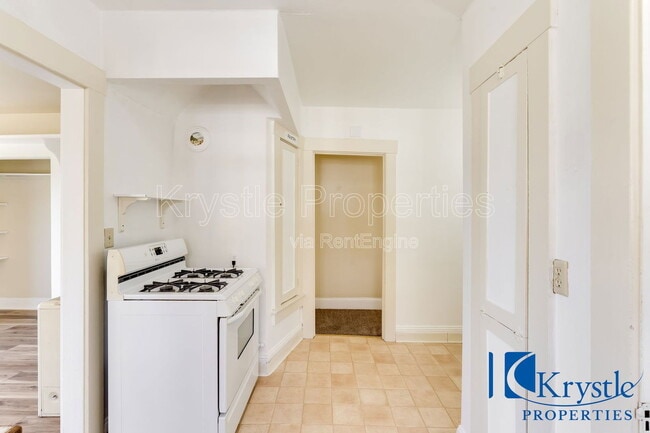 Building Photo - 517 Alhambra St