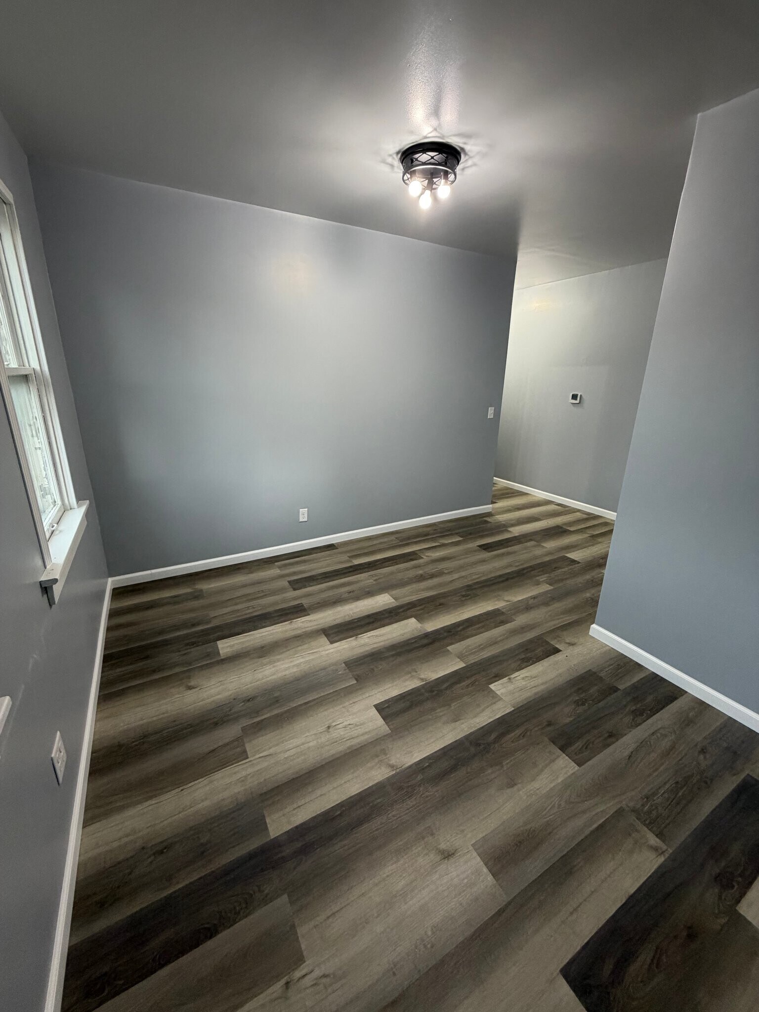 Building Photo - 1224 E 11th St