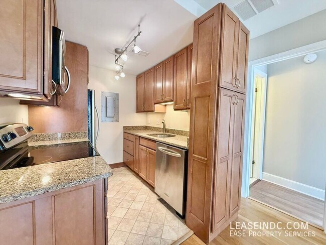 Building Photo - 220 13th St SE