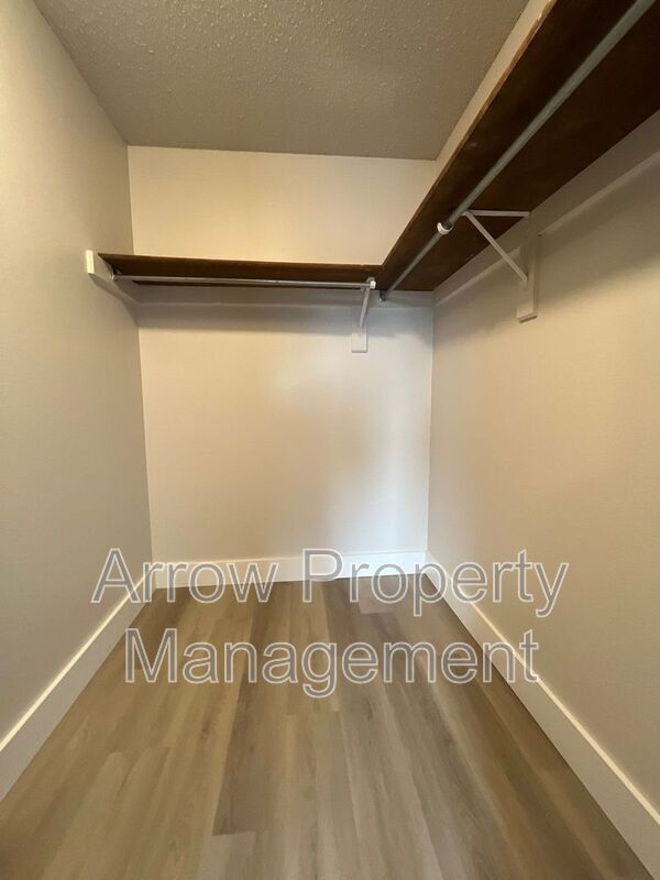 Building Photo - 2330 N 44th St