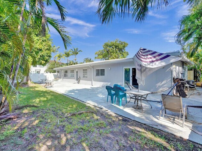 Building Photo - 4422 Sea Grape Dr