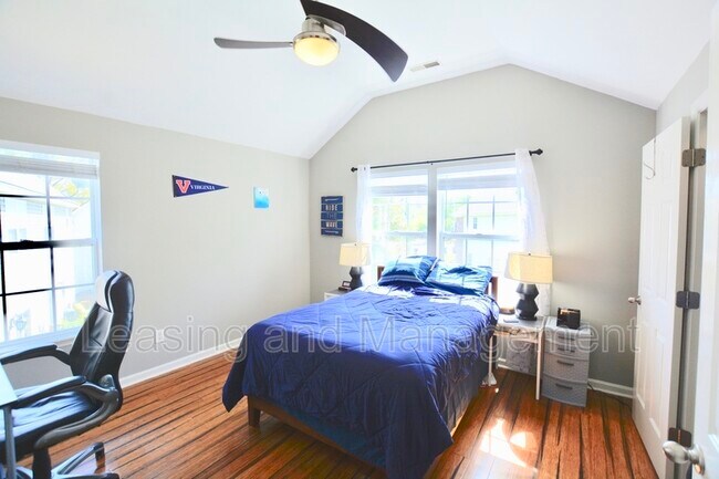 Building Photo - 813 Harbor Pl Dr