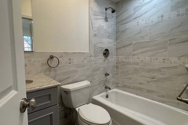 Building Photo - 207 Court St