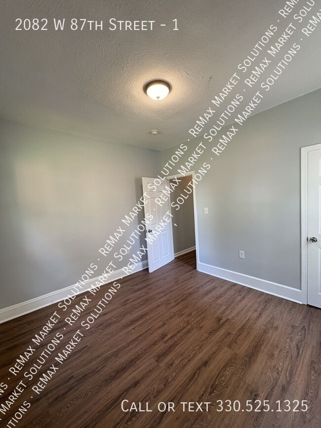 Building Photo - 2082 W 87th St