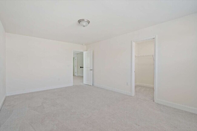 Building Photo - 130 Silent Brk Trl