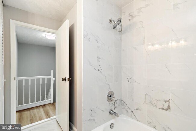 Building Photo - 3380 Longbow Ct