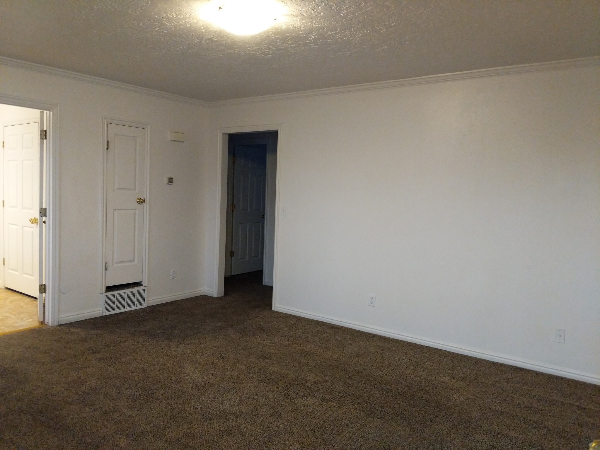 Living Room - 558 N 800 E