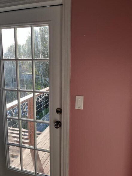 Building Photo - 9953 SW 154th Ct
