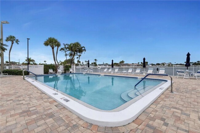 Building Photo - Stunning Furnished Waterfront Condo – 2 Be...