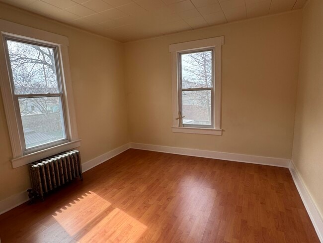 Building Photo - 16 Cutler St