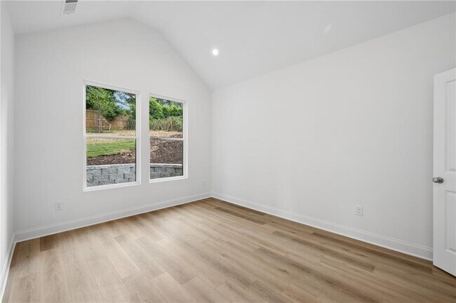 Building Photo - 2050 Morehouse Dr NW