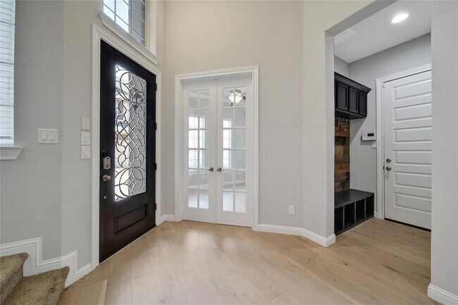Building Photo - 18323 Parkview Point Dr