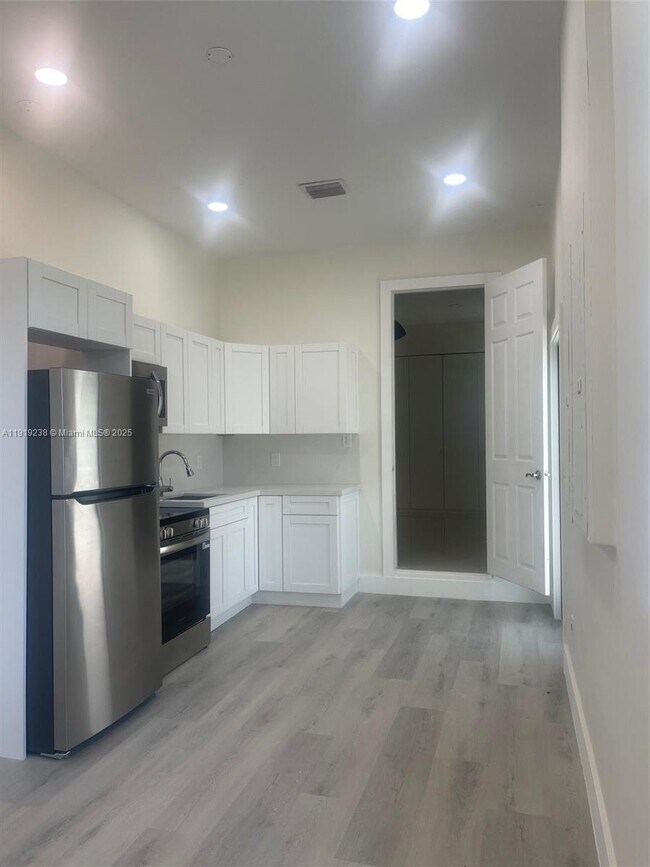 Building Photo - 8775 SW 164th St