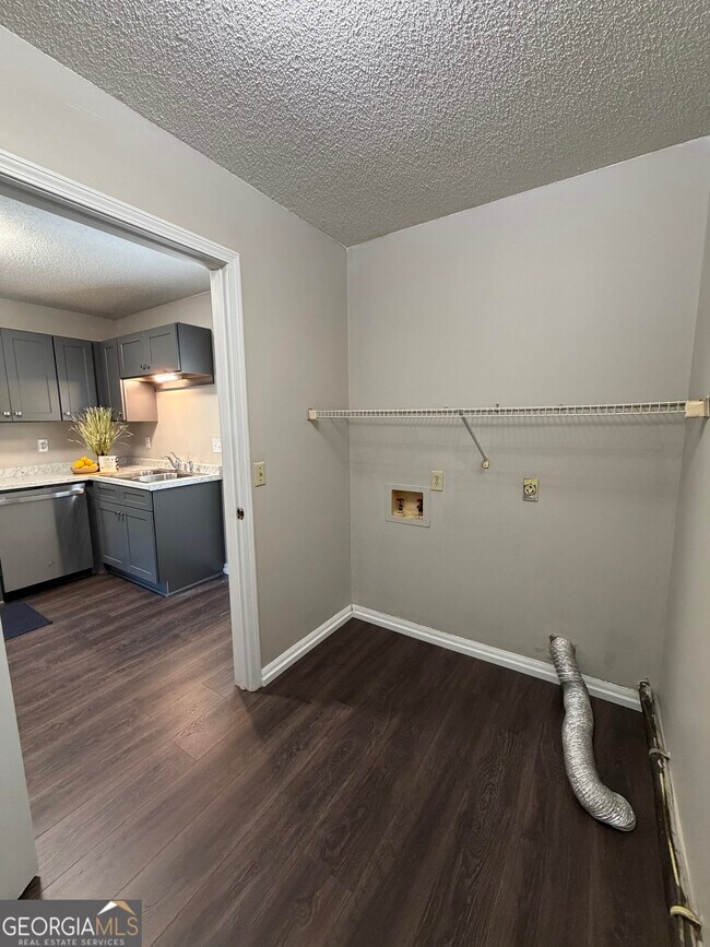 Building Photo - 73 Talbot Ct