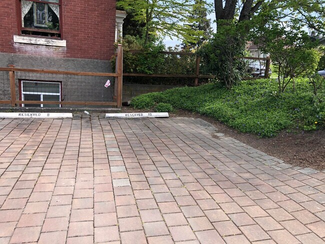 Building Photo - 3 Bed 2 Bath Condo in Bellingham near WWU