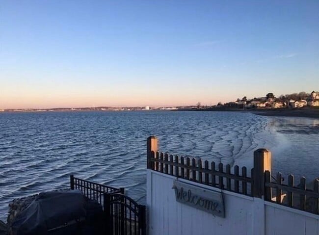 Building Photo - 39 Castle Rd