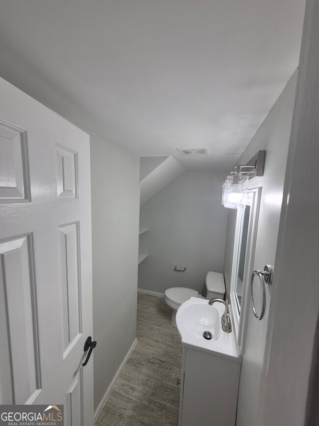 Building Photo - 185 Springdale Ct