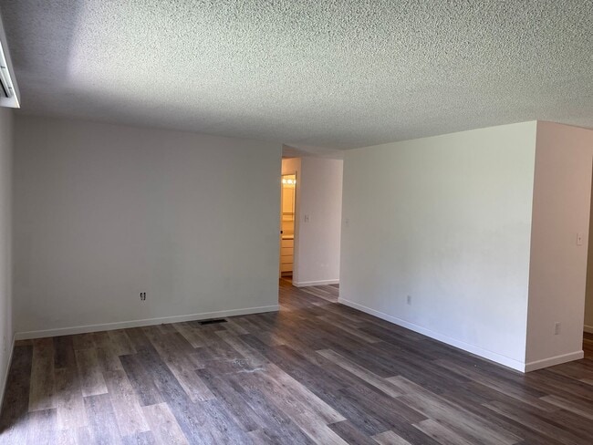 Building Photo - 581 N Wexford Cir