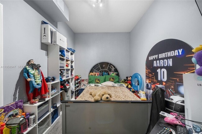 Building Photo - 6005 NW 104th Path