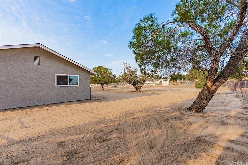 Building Photo - 11044 Kiowa Rd