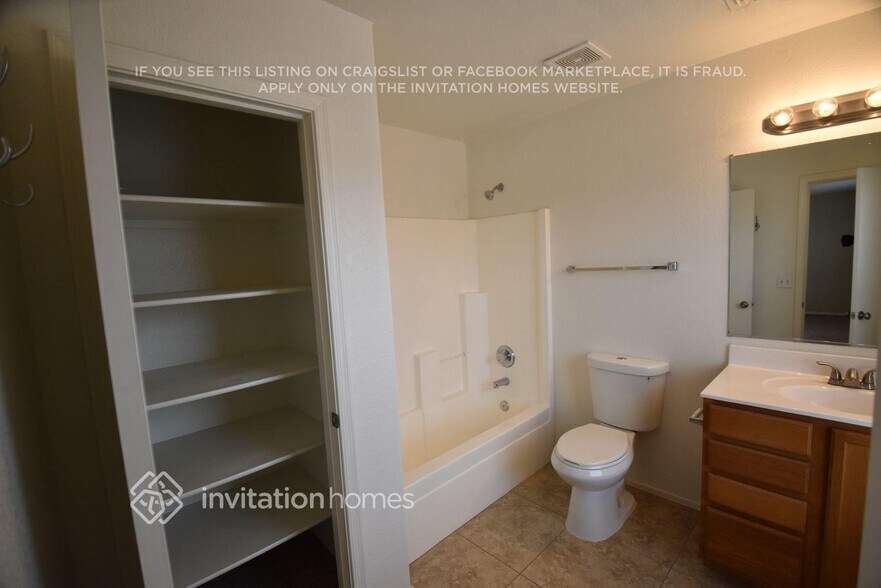 Building Photo - 2774 S Southwind Dr