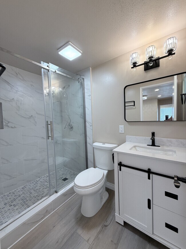 Building Photo - 435 Anacapa Cir