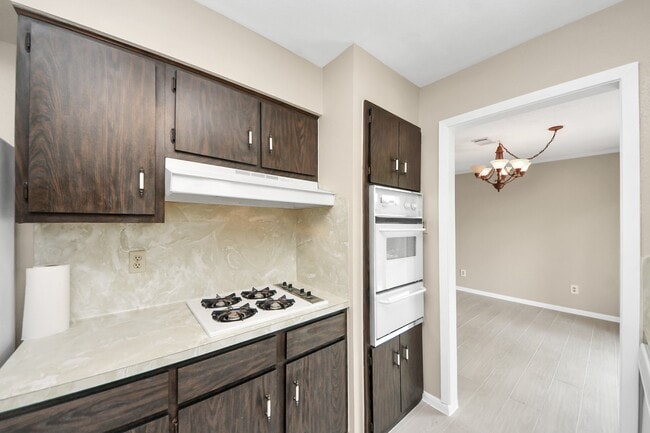 Building Photo - 1307 Glen Echo Dr