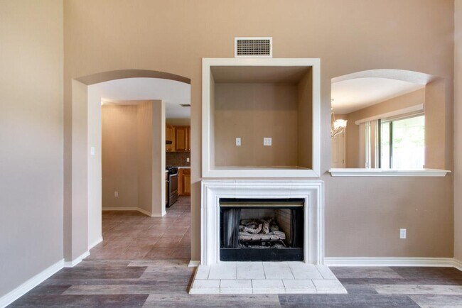Building Photo - 1810 W Pflugerville Pkwy