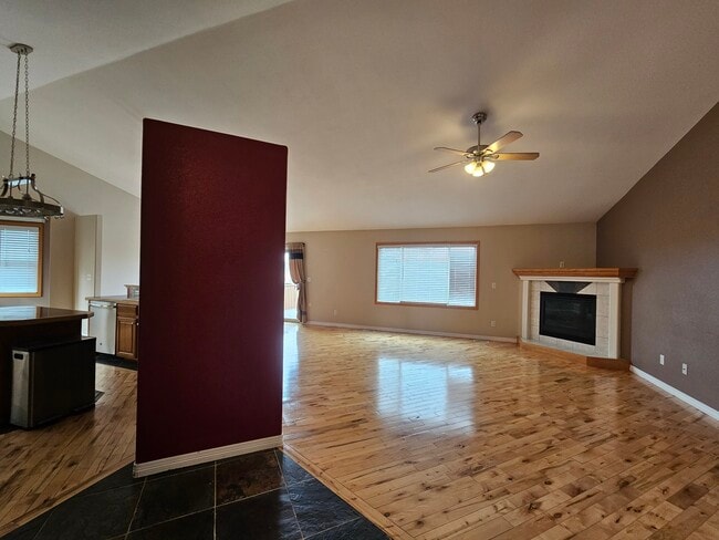 Building Photo - 1138 Lakecrest Ct